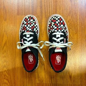 Vans Checkerboard Skate Shoe Youth Kids Boys Size 5.5 Black White Red Athletic